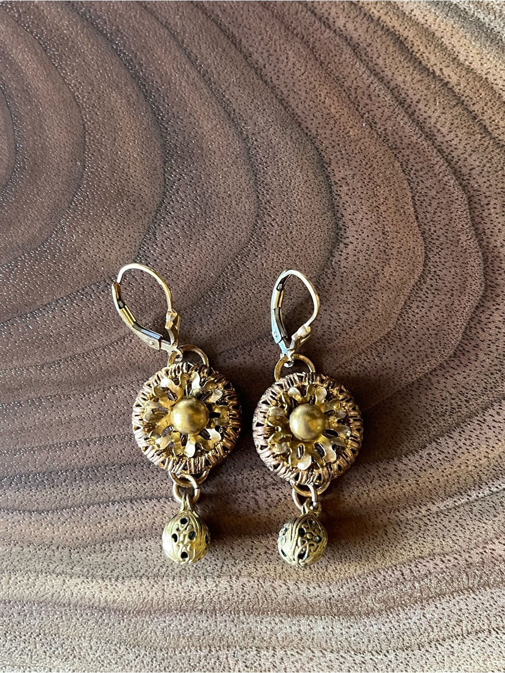 VINTAGE Brass Tone Filigree Dangle Pierced Lever back Earrings